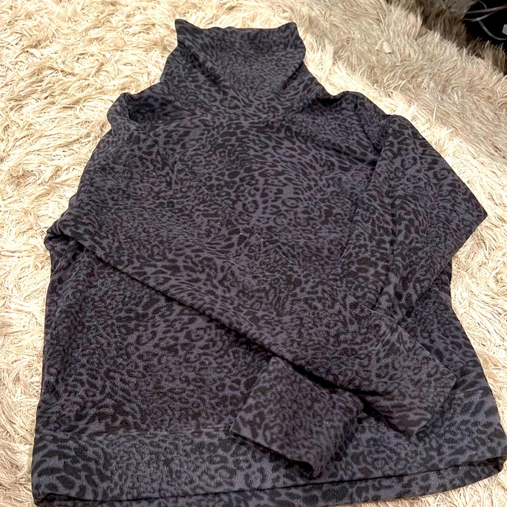 Old Navy black leopard micro fleece